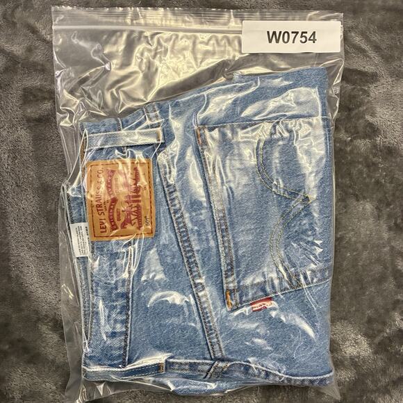 Levi's 501 Shorts Womens Sz.30 Blue Denim Raw Hem Daisy Duke Button Fly - Picture 9 of 9